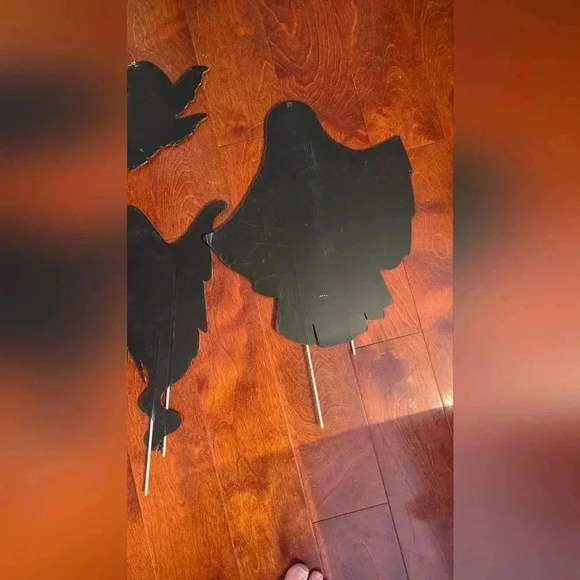 Ghost Halloween Yard Decoration Signs (EUC) - Picture 7 of 7